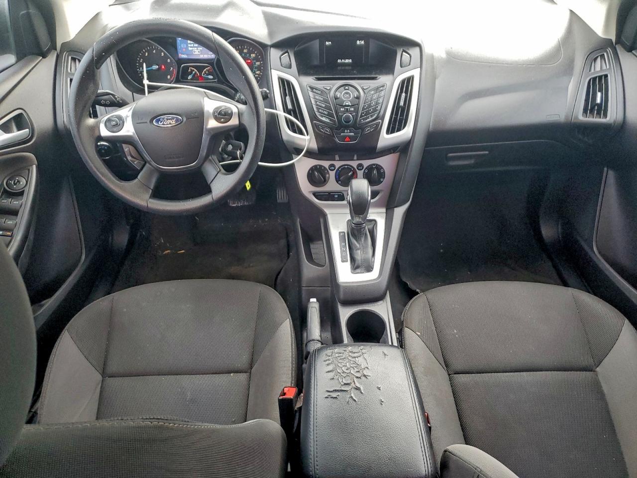 2014 FORD FOCUS SE photo 8