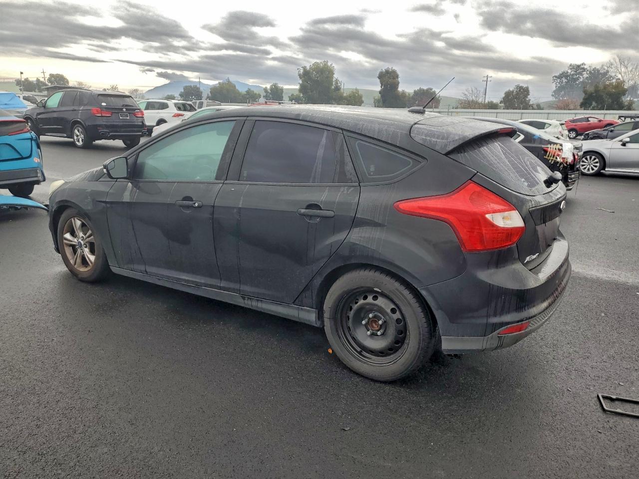 2014 FORD FOCUS SE photo 2