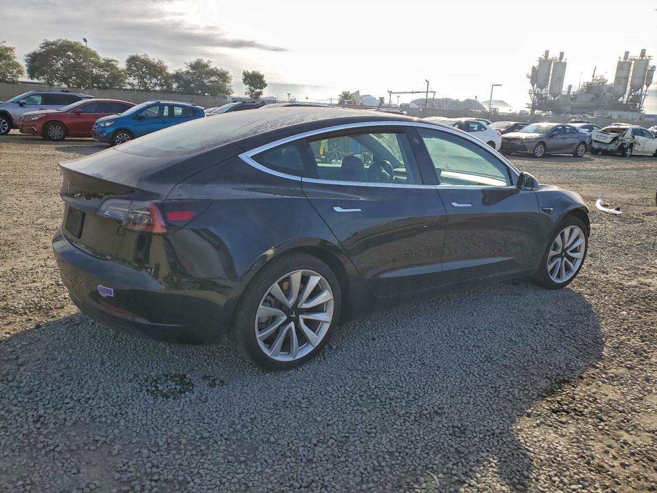 2018 TESLA MODEL 3 photo 3