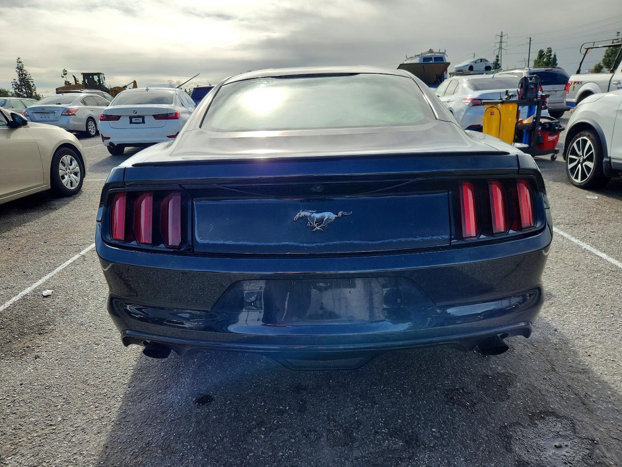 2015 FORD MUSTANG photo 6