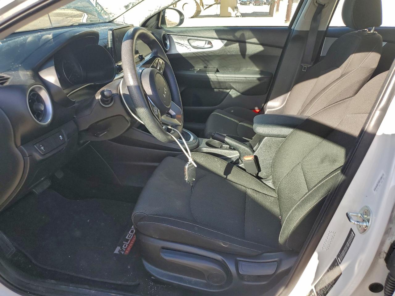 2024 KIA FORTE LX photo 7