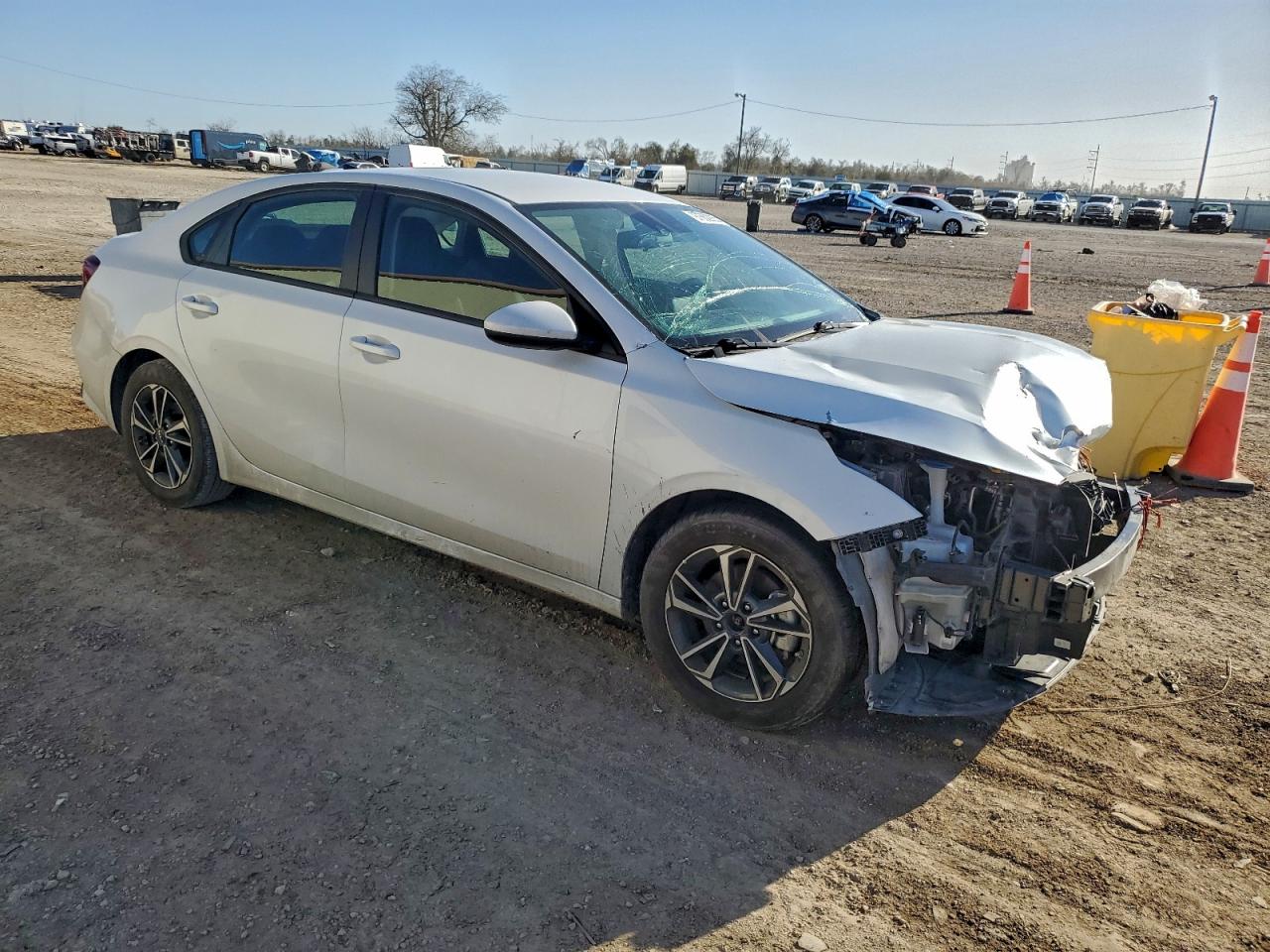 2024 KIA FORTE LX photo 4