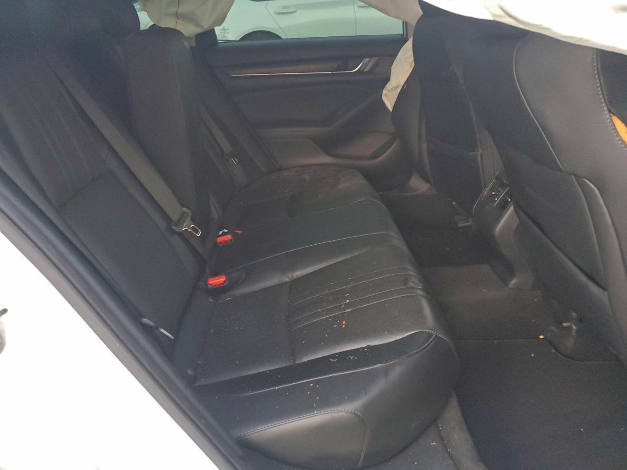 2018 HONDA ACCORD TOURING photo 10