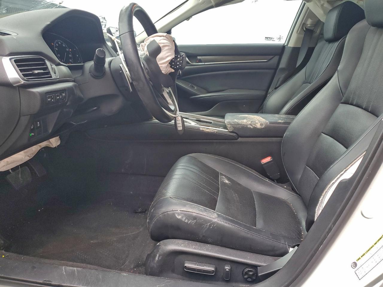 2018 HONDA ACCORD TOURING photo 7