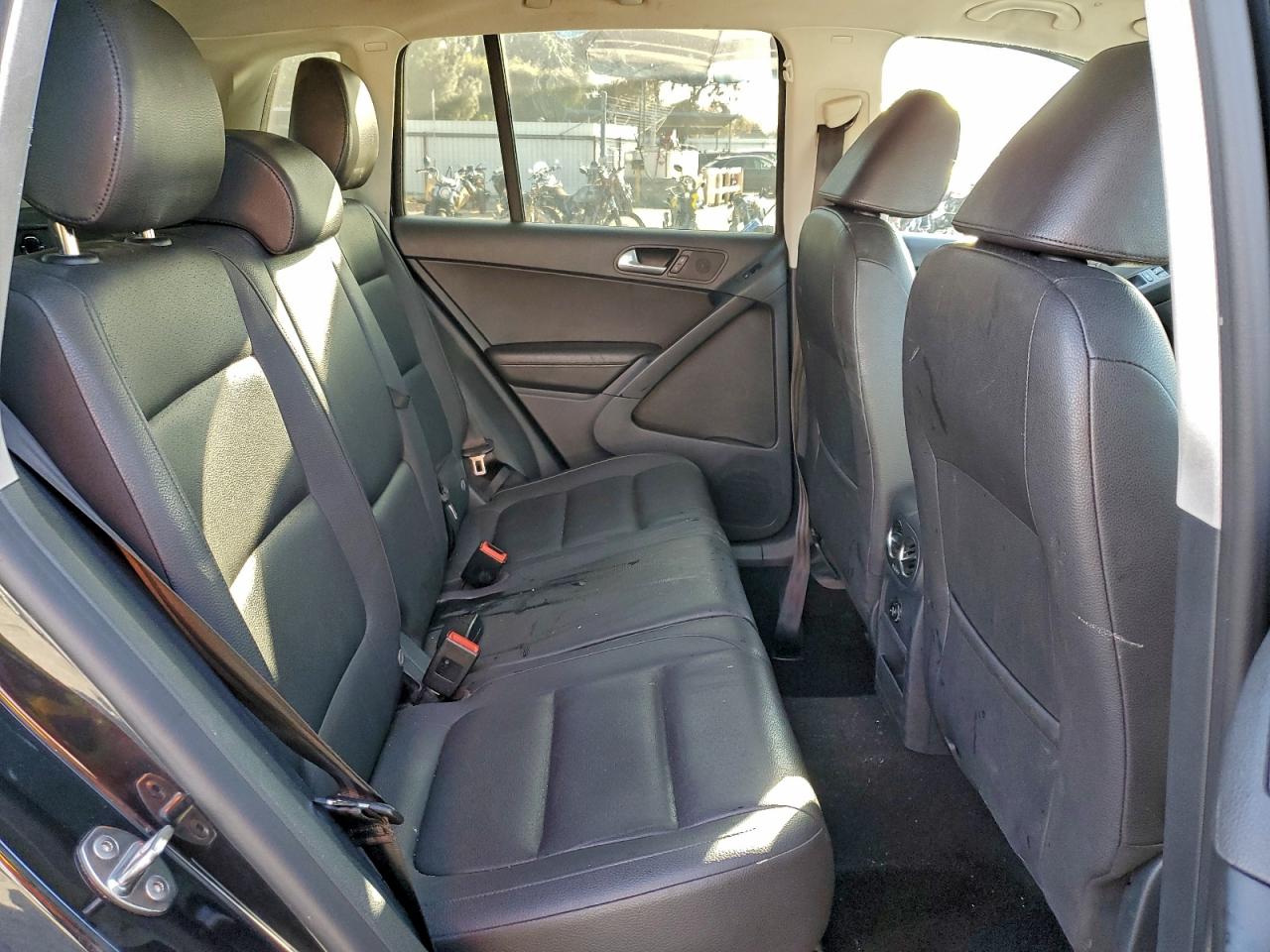 2016 VOLKSWAGEN TIGUAN S photo 11