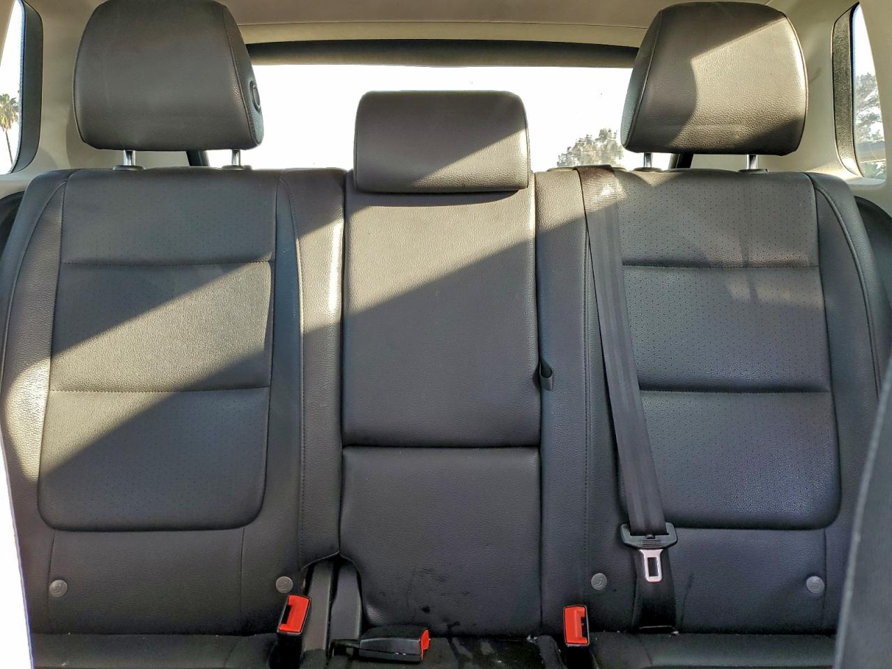 2016 VOLKSWAGEN TIGUAN S photo 10
