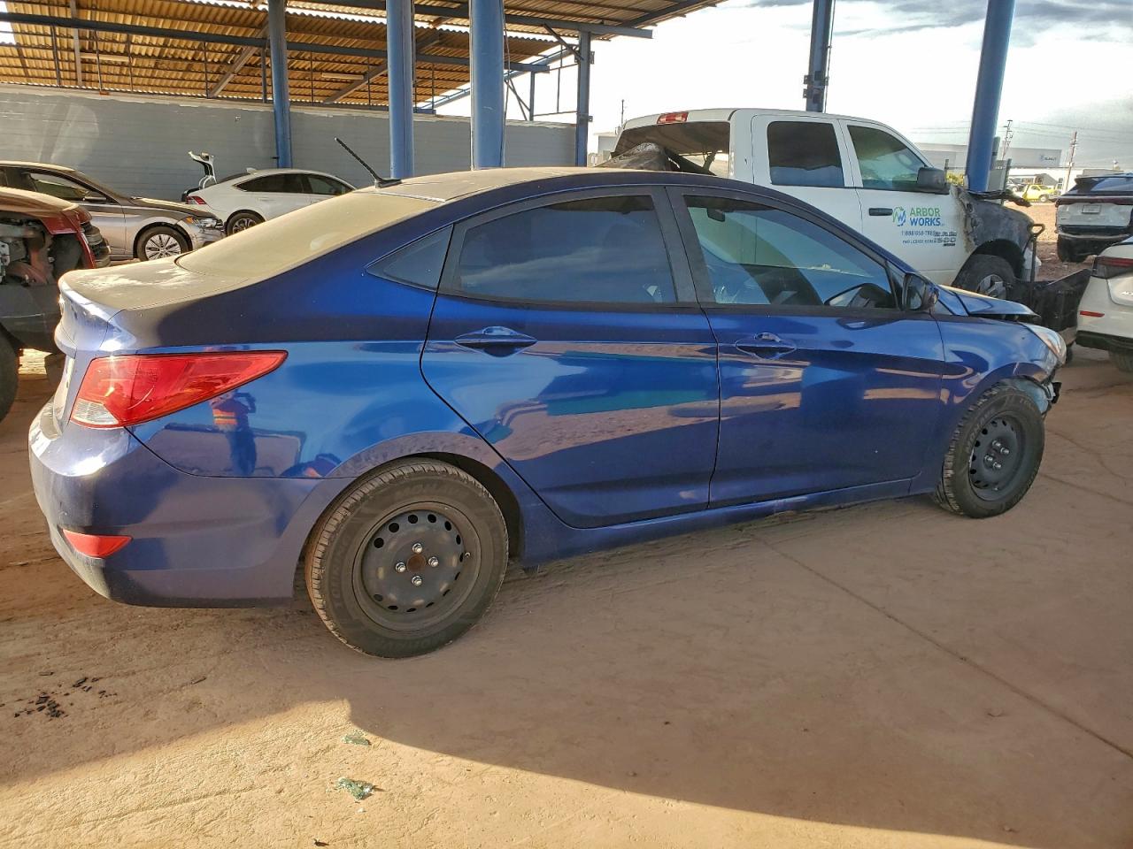 2015 HYUNDAI ACCENT GLS photo 3