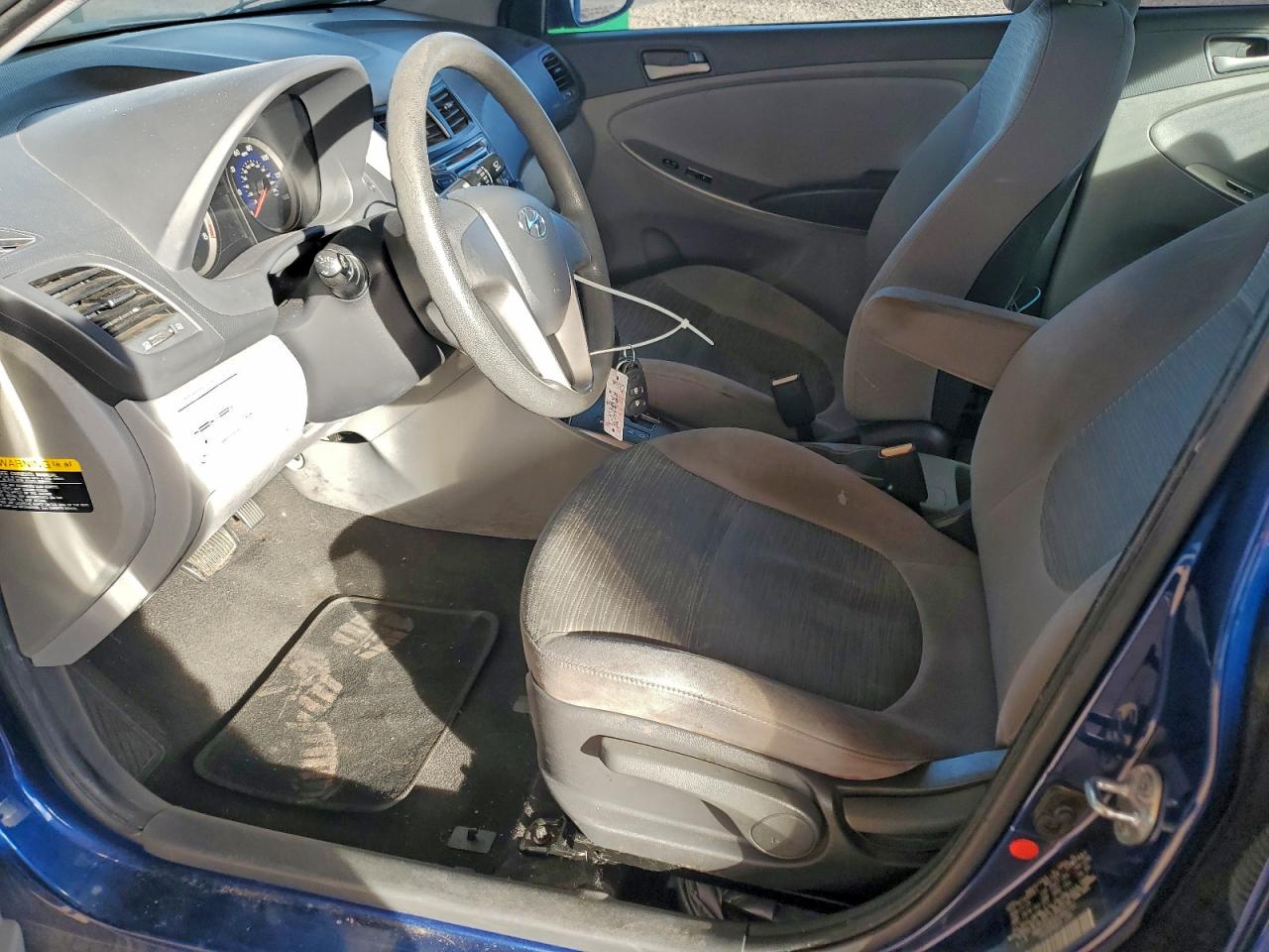 2015 HYUNDAI ACCENT GLS photo 7
