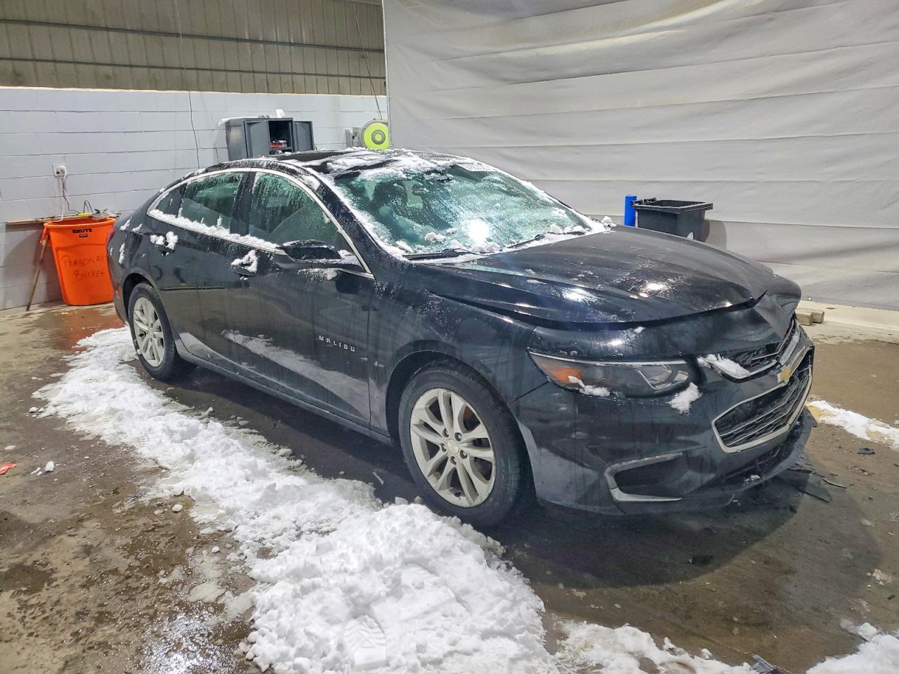 2017 CHEVROLET MALIBU LT photo 4