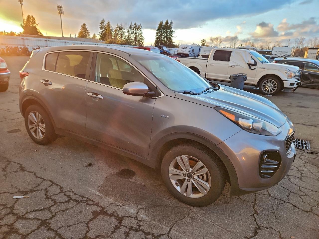 2017 KIA SPORTAGE LX photo 4
