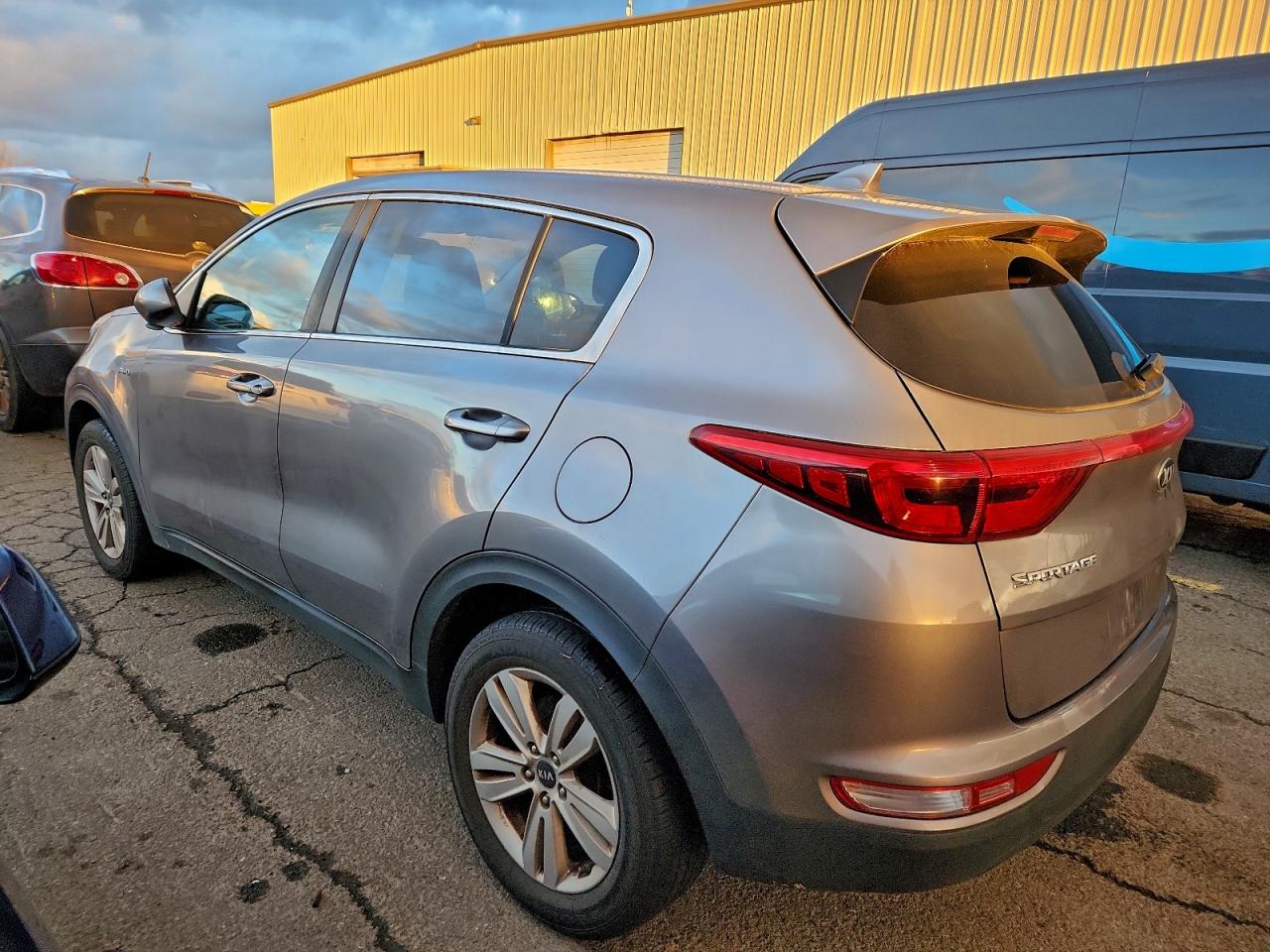 2017 KIA SPORTAGE LX photo 2