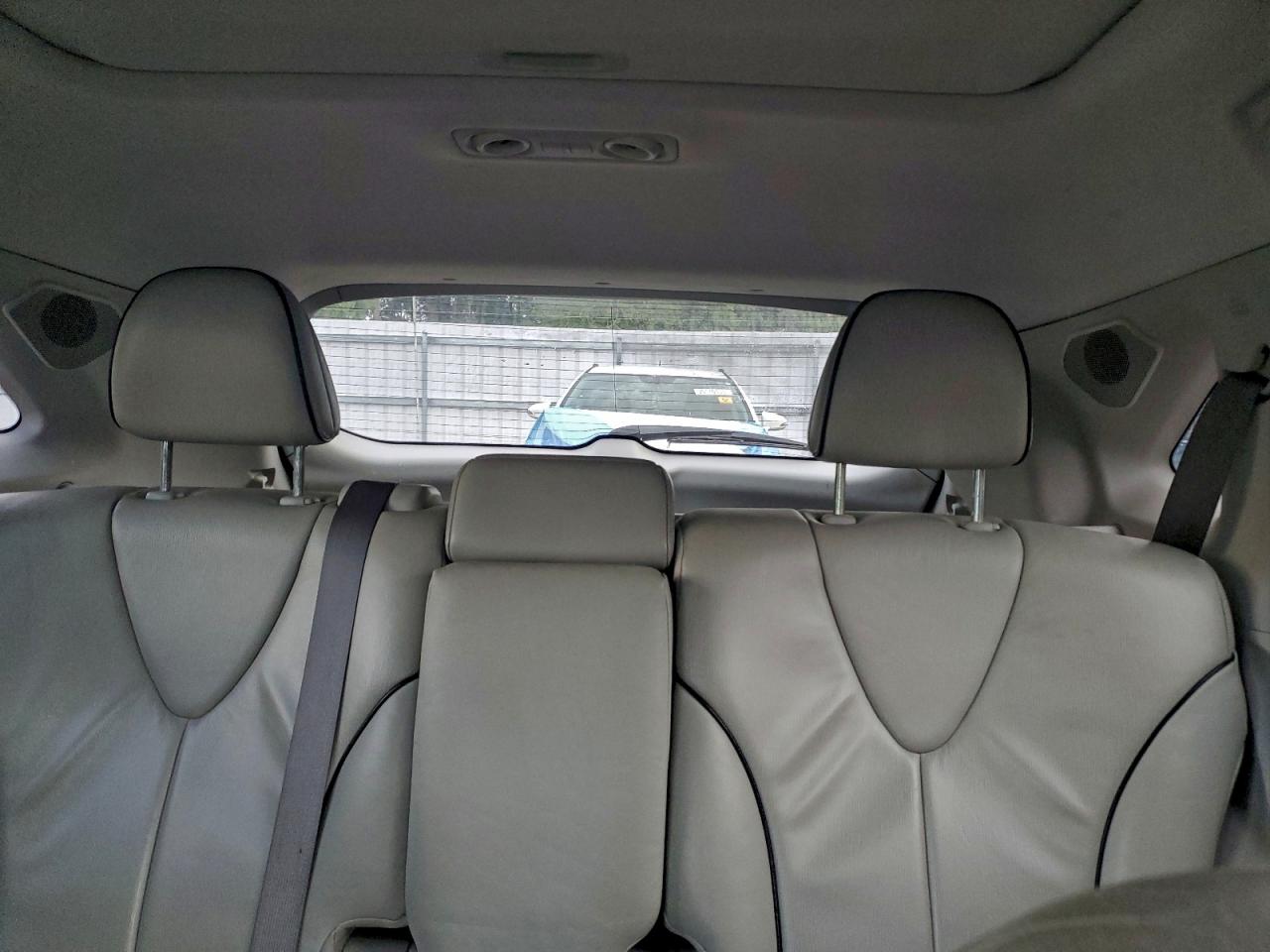 2009 TOYOTA VENZA photo 10