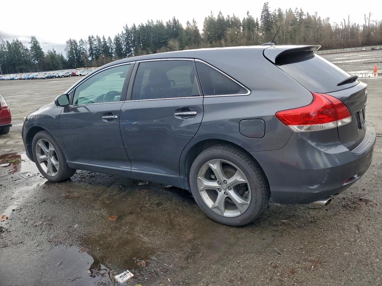 2009 TOYOTA VENZA photo 2