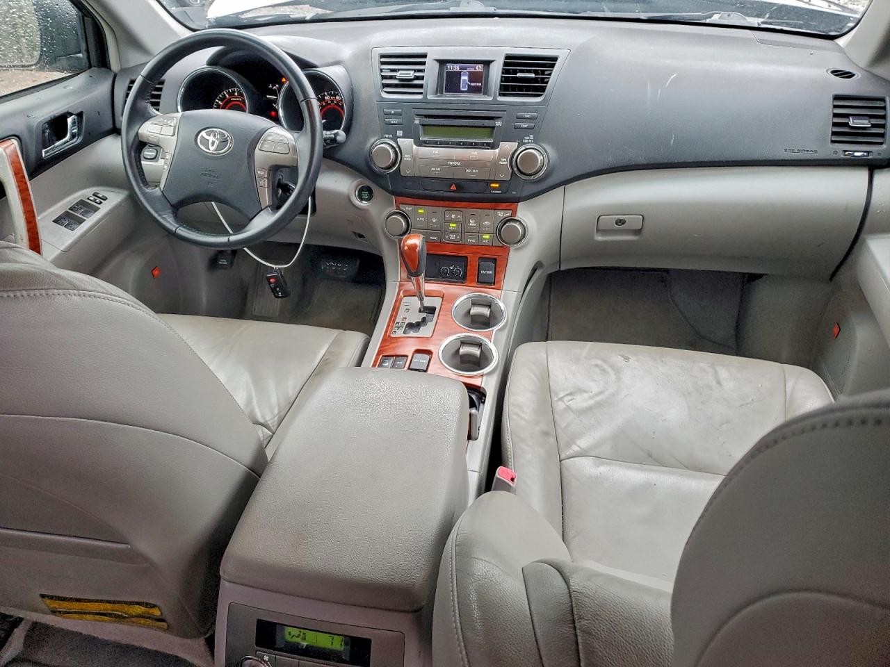 2010 TOYOTA HIGHLANDER LIMITED photo 8