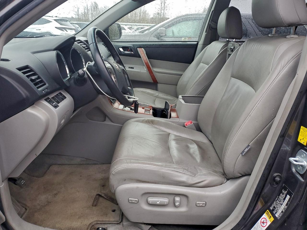 2010 TOYOTA HIGHLANDER LIMITED photo 7