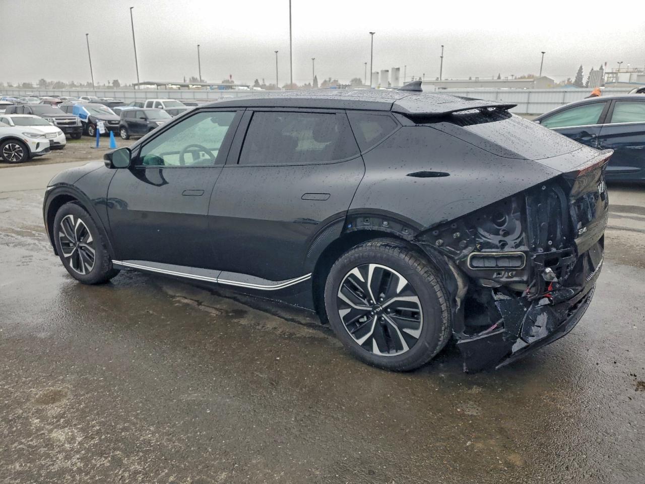 2024 KIA EV6 LIGHT photo 2