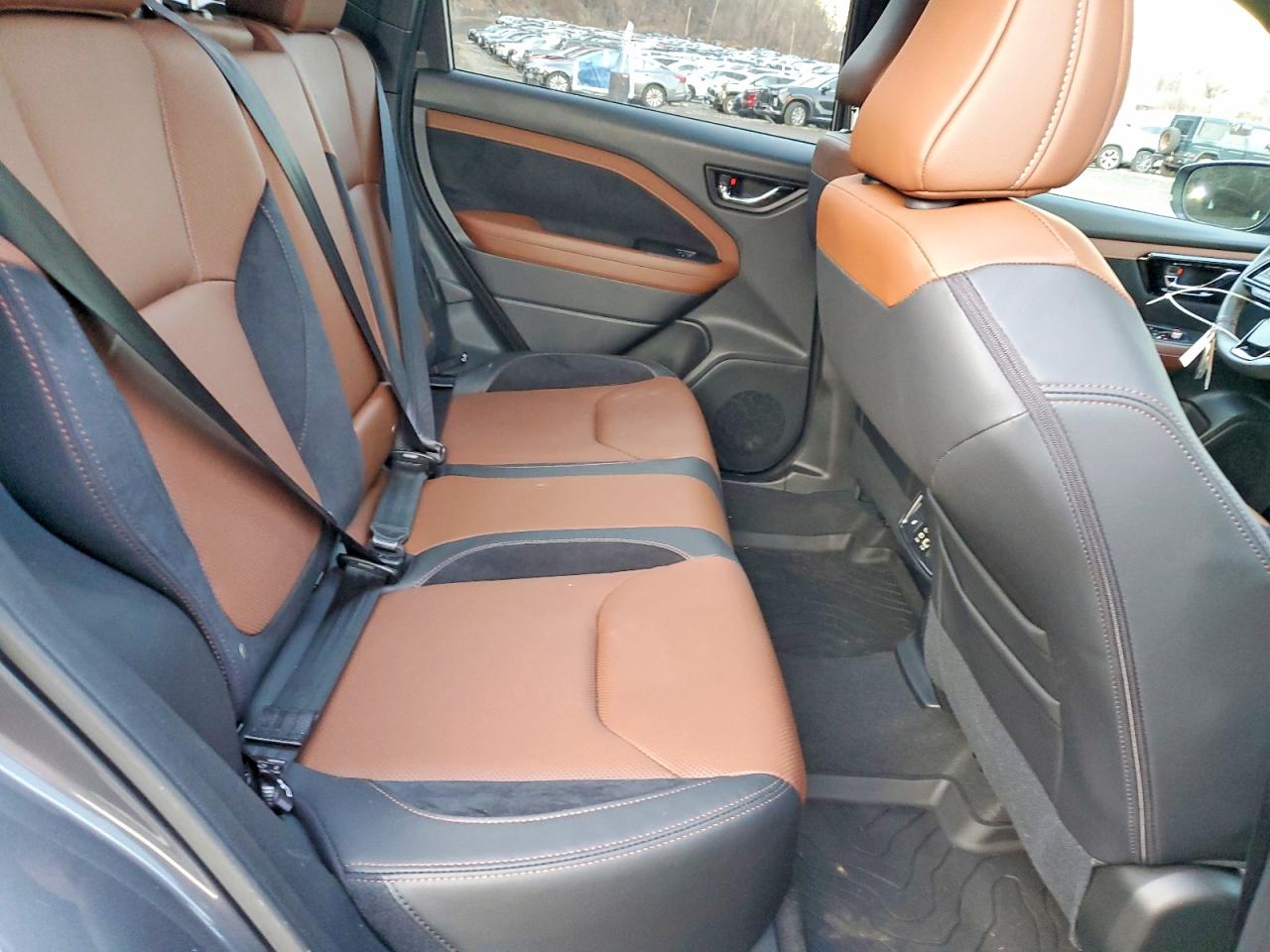 2025 SUBARU FORESTER TOURING photo 11