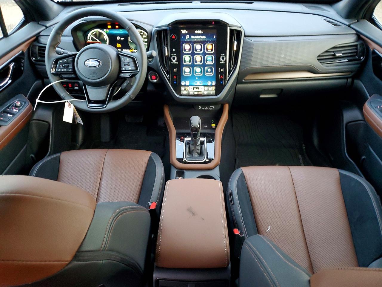 2025 SUBARU FORESTER TOURING photo 8
