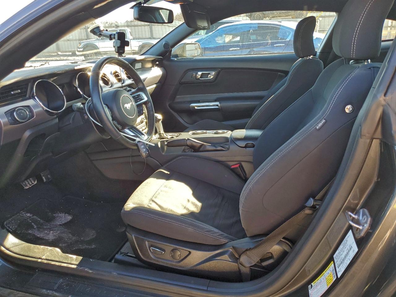 2017 FORD MUSTANG photo 7