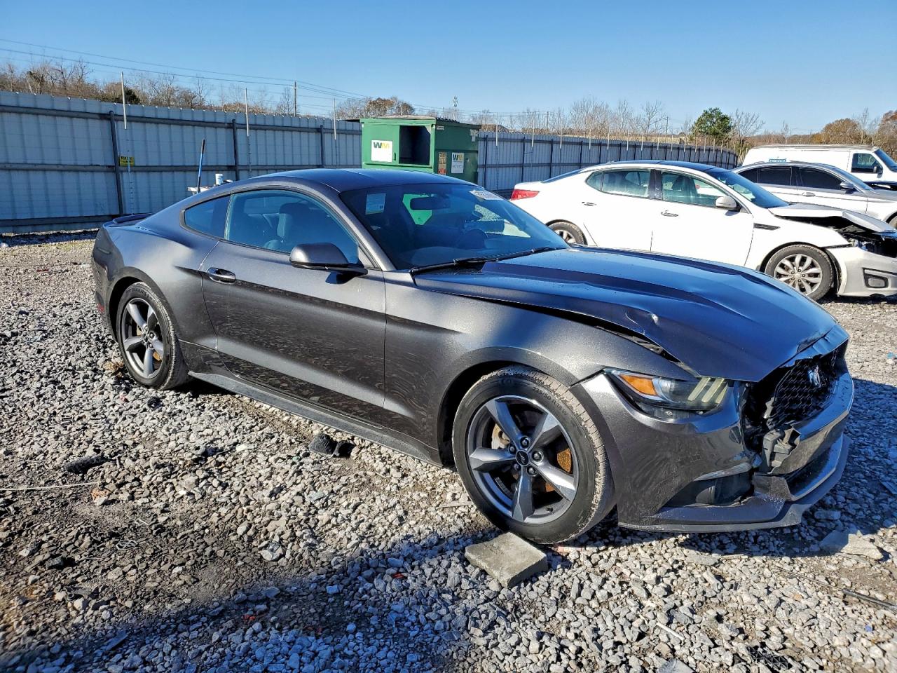 2017 FORD MUSTANG photo 4