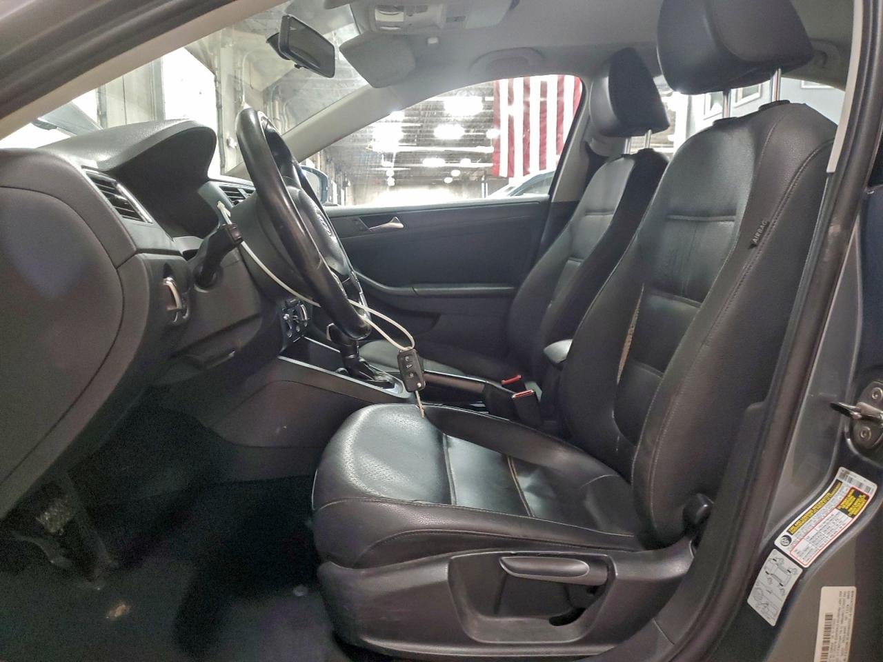 2011 VOLKSWAGEN JETTA SE photo 7