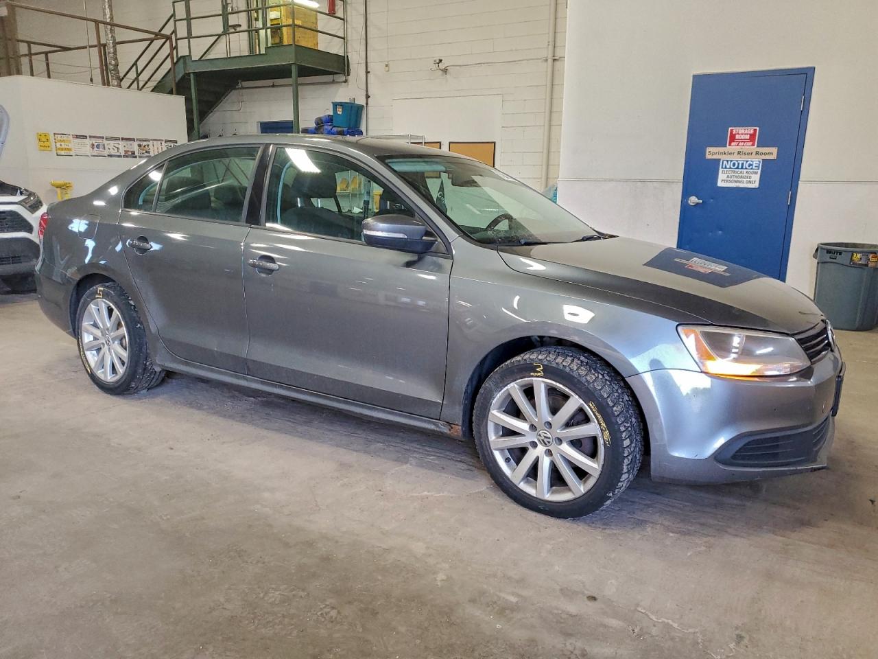 2011 VOLKSWAGEN JETTA SE photo 4