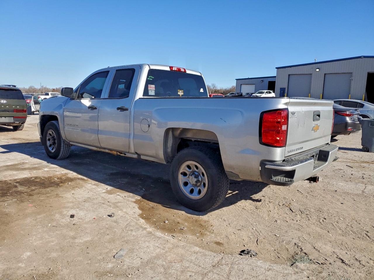 2017 CHEVROLET SILVERADO C1500 CUSTOM photo 2