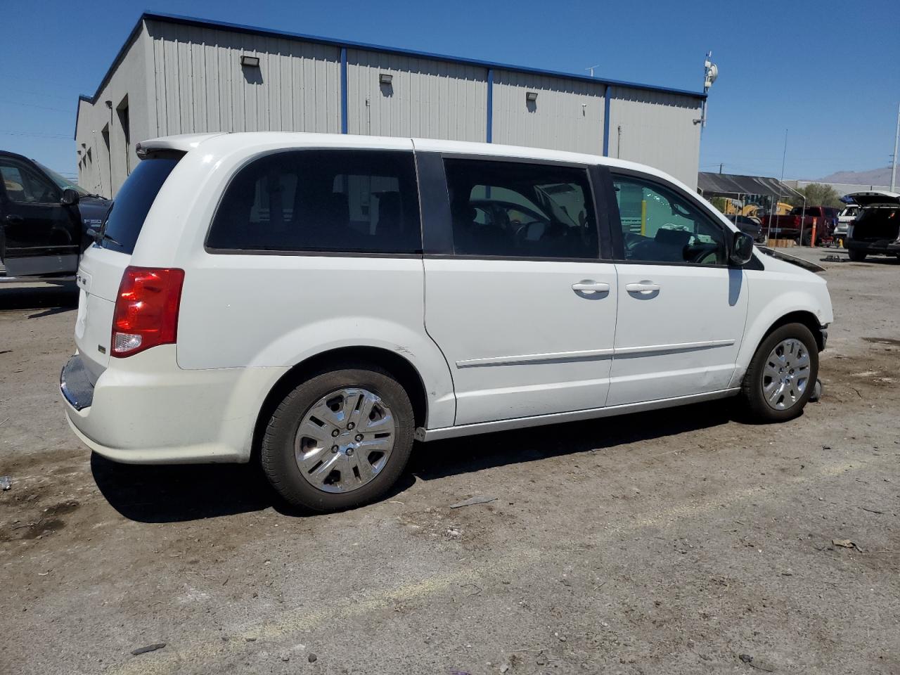 2015 DODGE GRAND CARAVAN SE photo 3