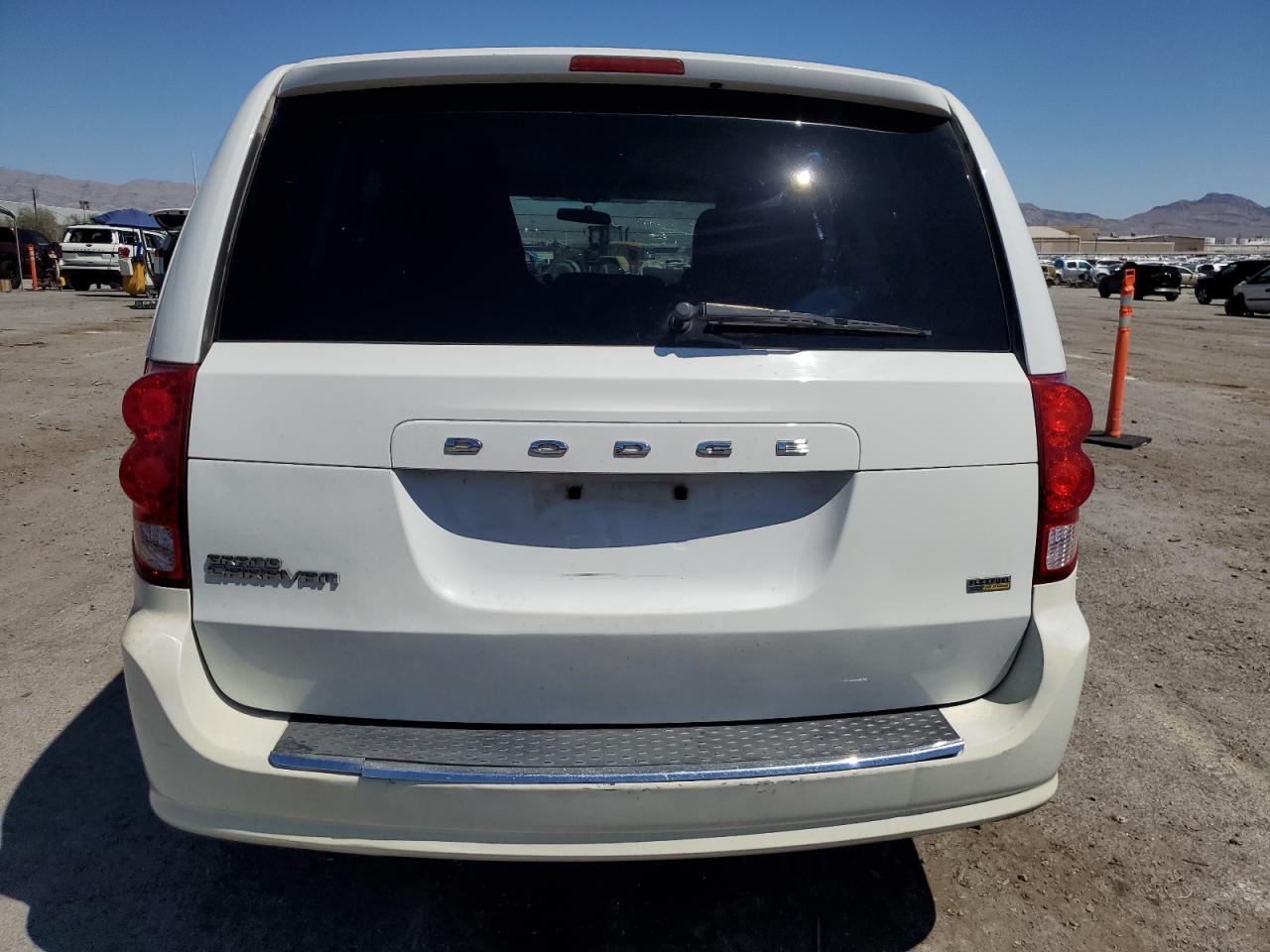 2015 DODGE GRAND CARAVAN SE photo 6