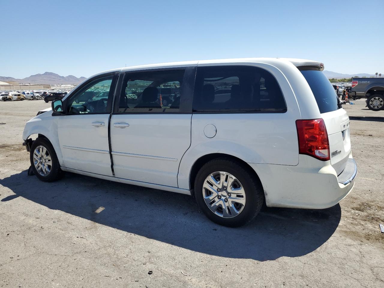 2015 DODGE GRAND CARAVAN SE photo 2