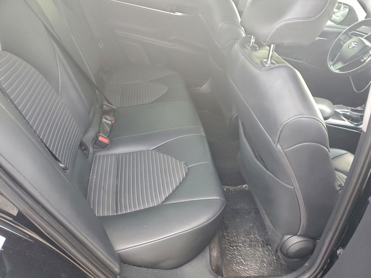 2018 TOYOTA CAMRY L photo 10