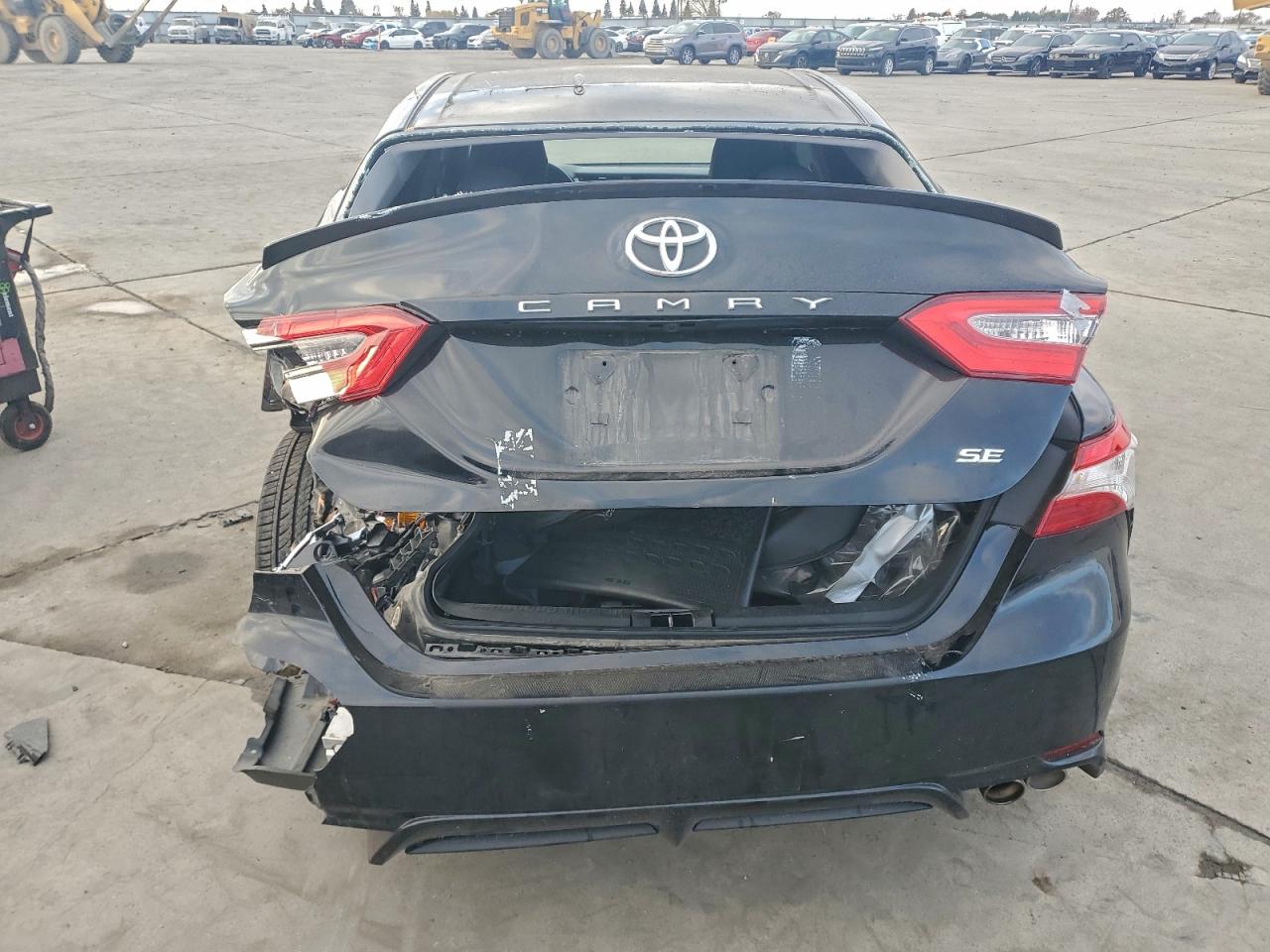 2018 TOYOTA CAMRY L photo 6