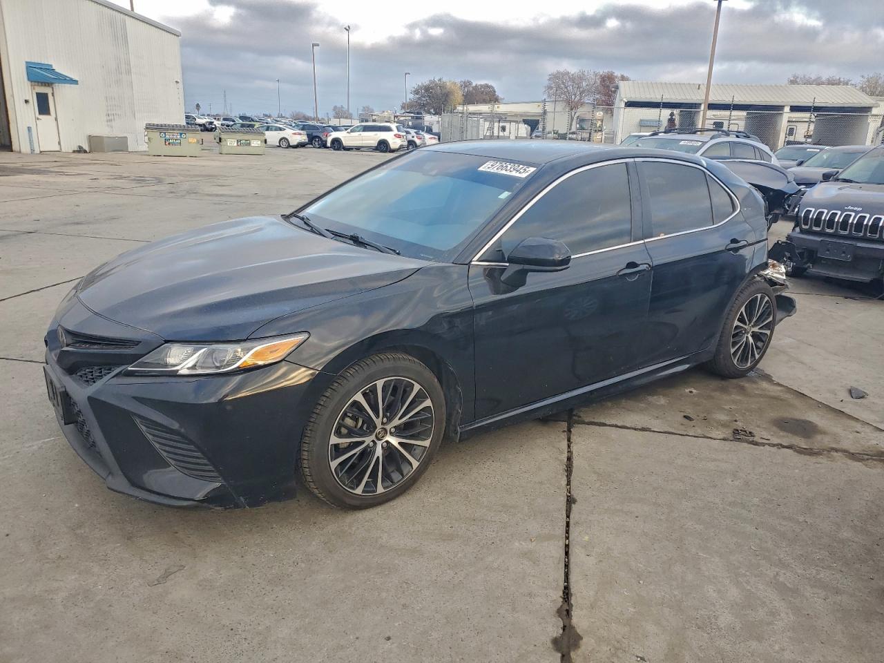 2018 TOYOTA CAMRY