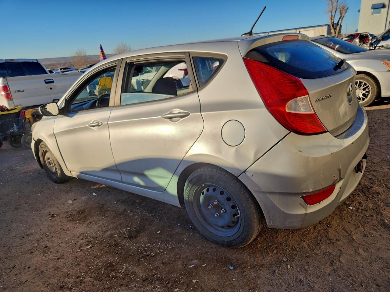 2016 HYUNDAI ACCENT SE photo 2
