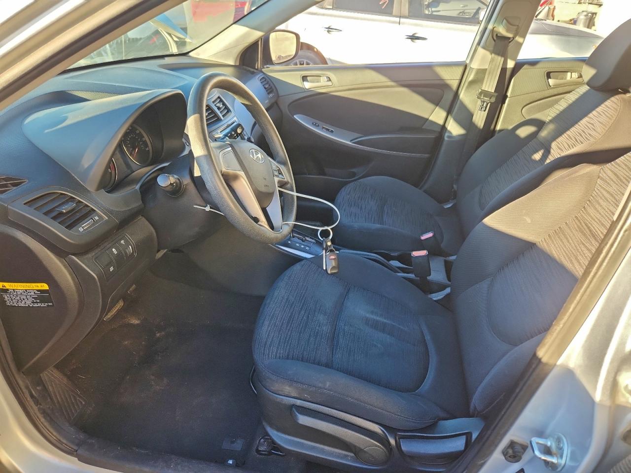 2016 HYUNDAI ACCENT SE photo 7