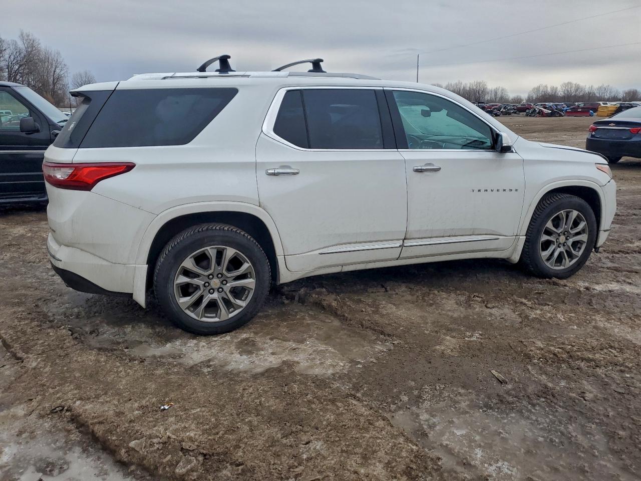 2019 CHEVROLET TRAVERSE PREMIER photo 3