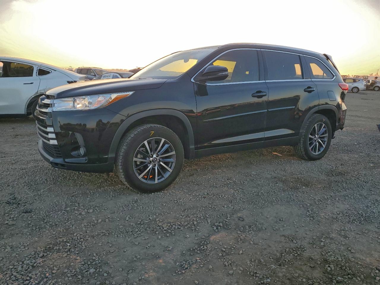 2019 TOYOTA HIGHLANDER