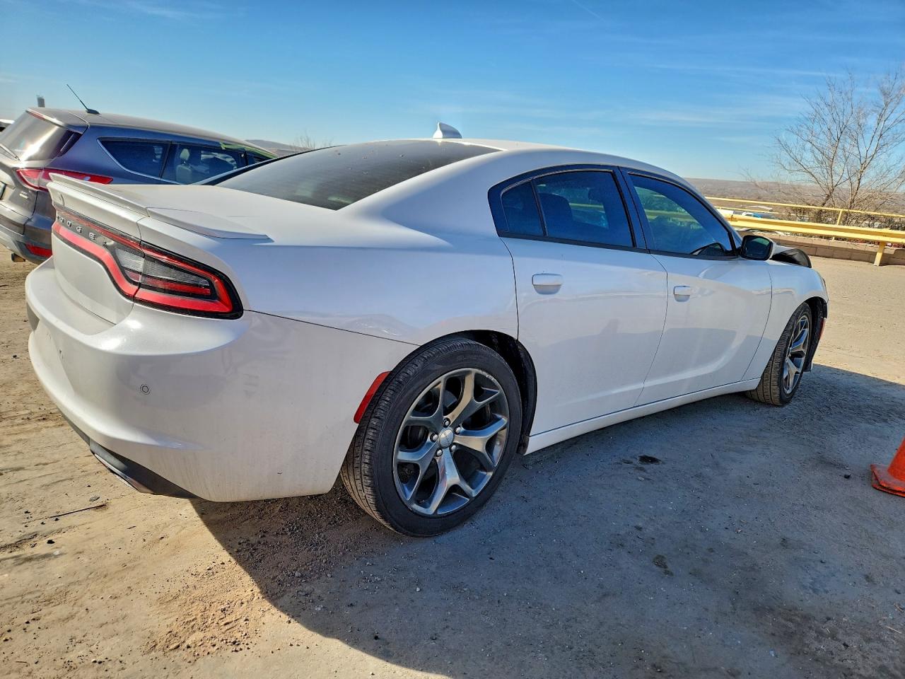 2016 DODGE CHARGER SXT photo 3