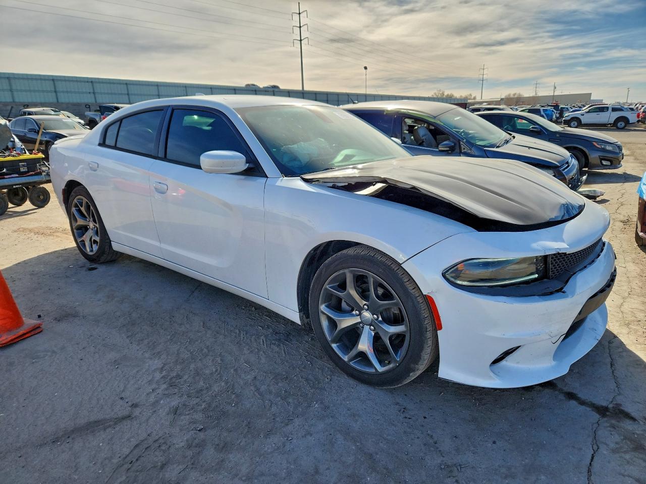 2016 DODGE CHARGER SXT photo 4
