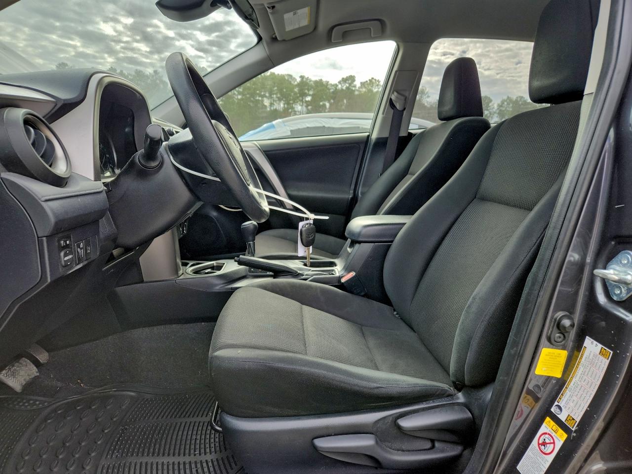 2018 TOYOTA RAV4 LE photo 7