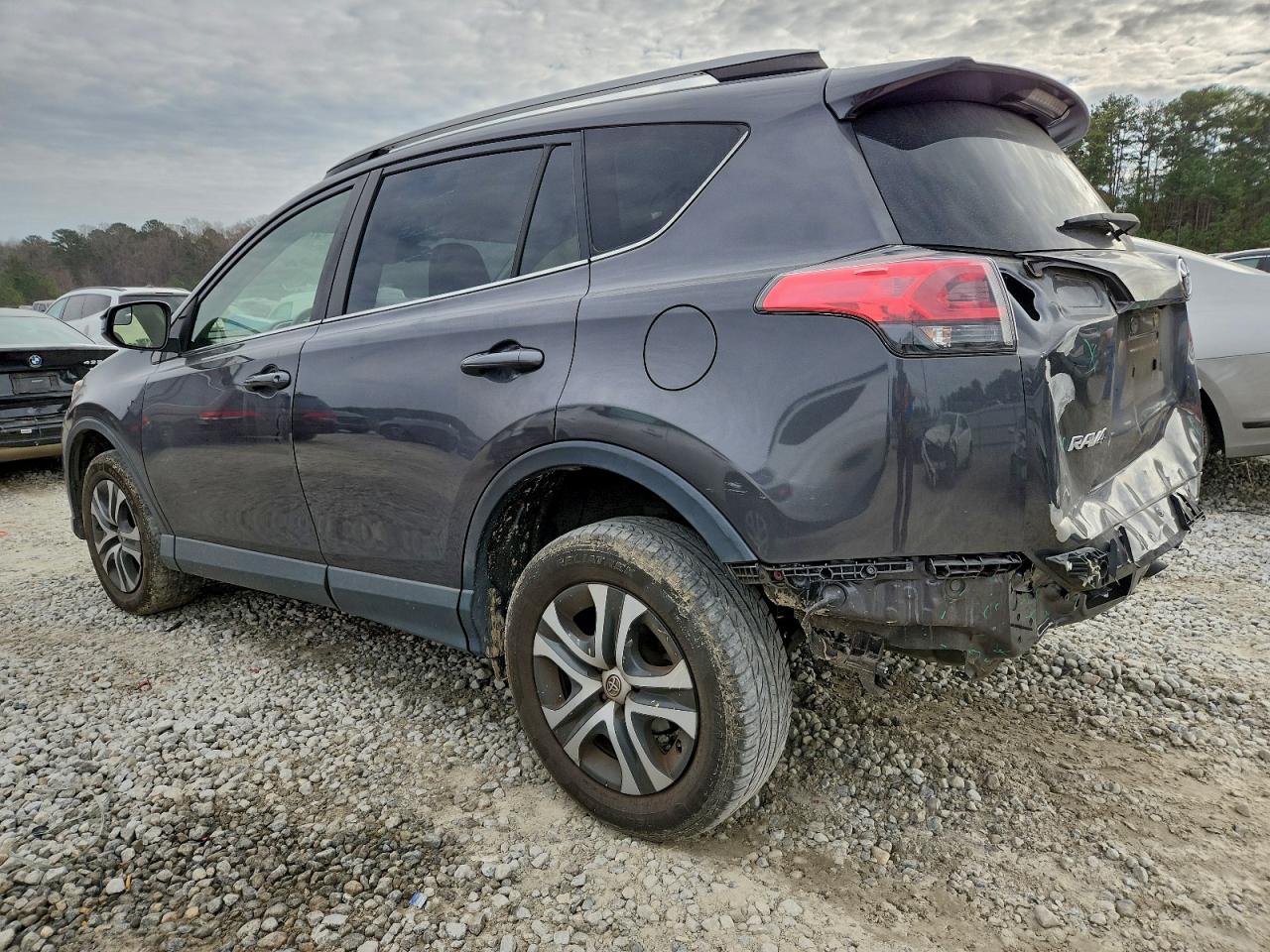 2018 TOYOTA RAV4 LE photo 2