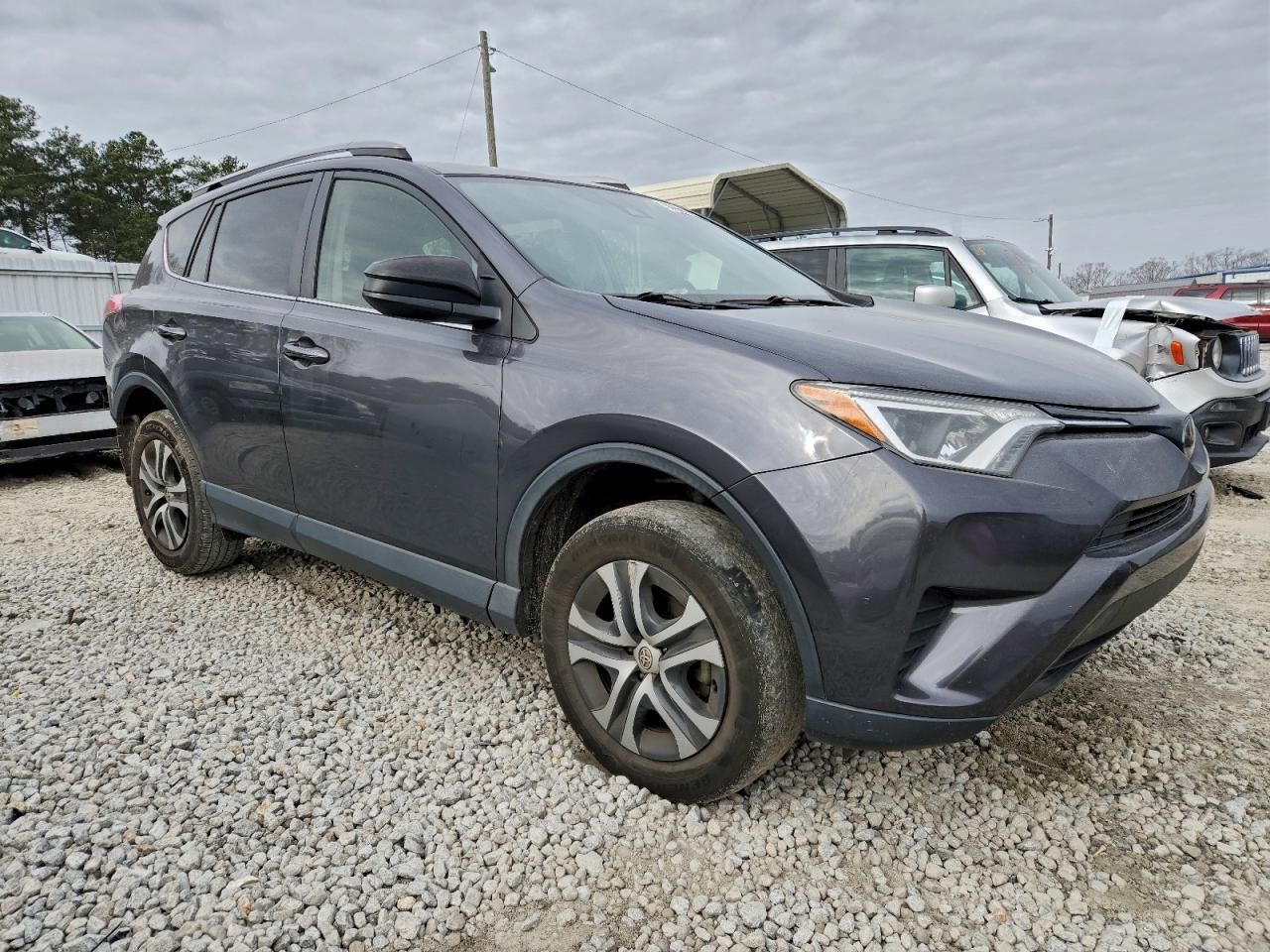 2018 TOYOTA RAV4 LE photo 4