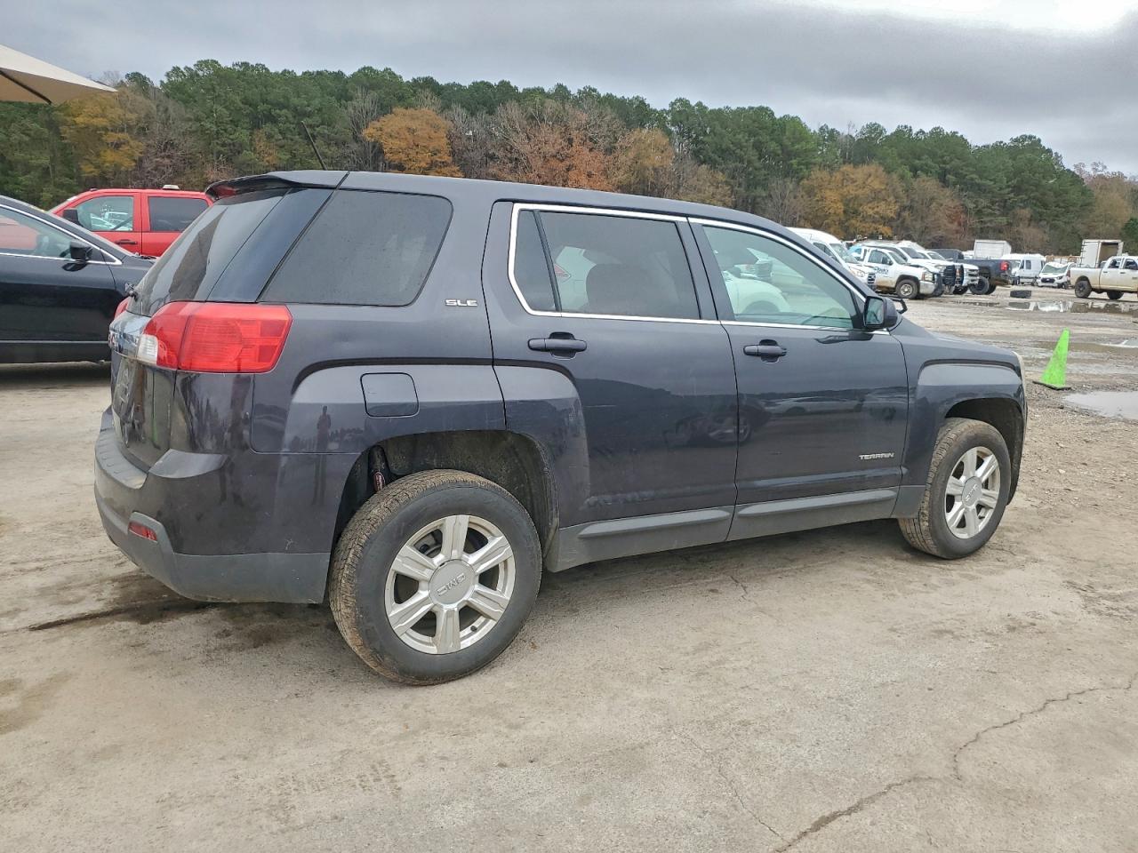 2015 GMC TERRAIN SLE photo 3