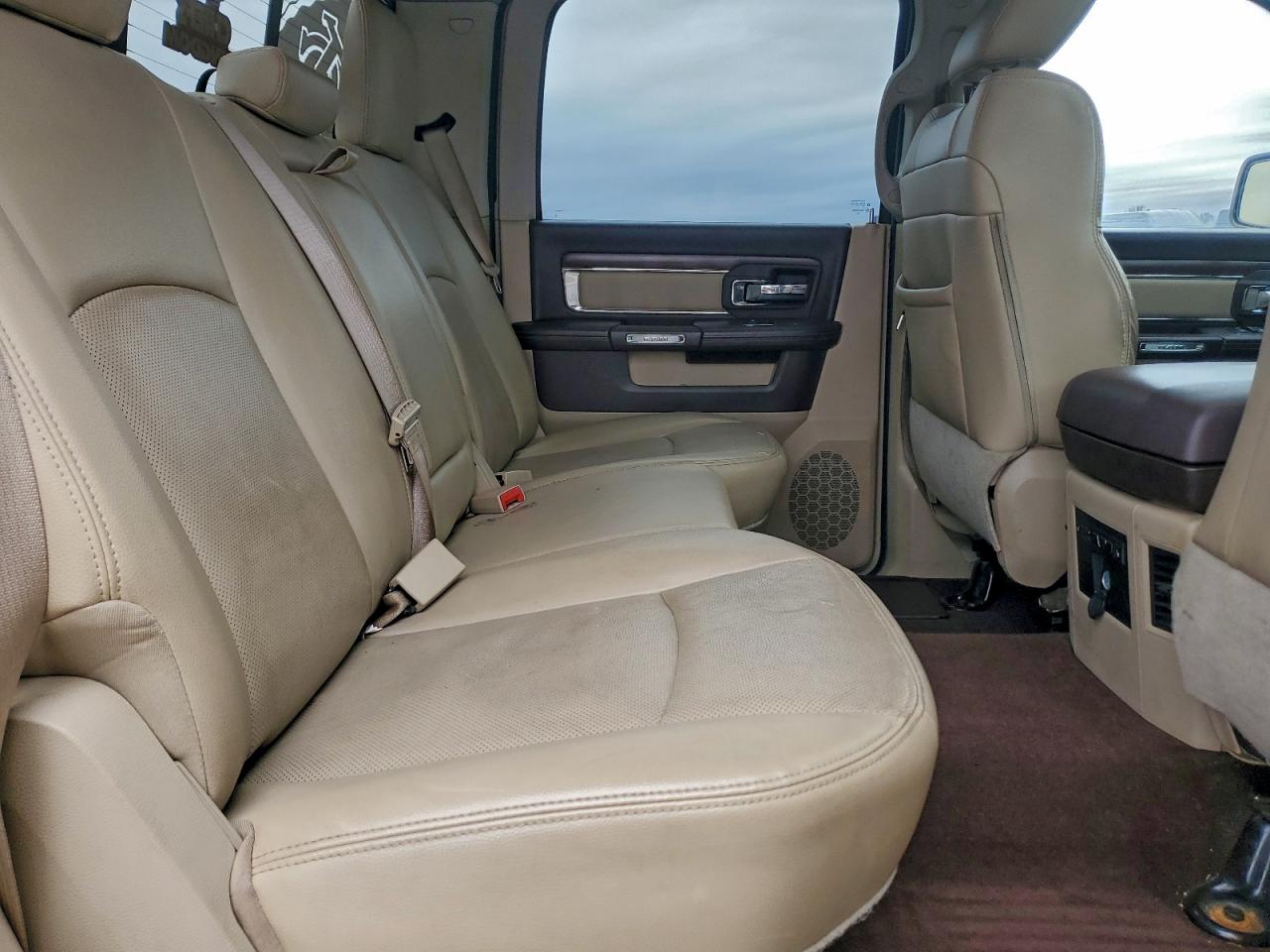 2015 RAM 1500 LARAMIE photo 10