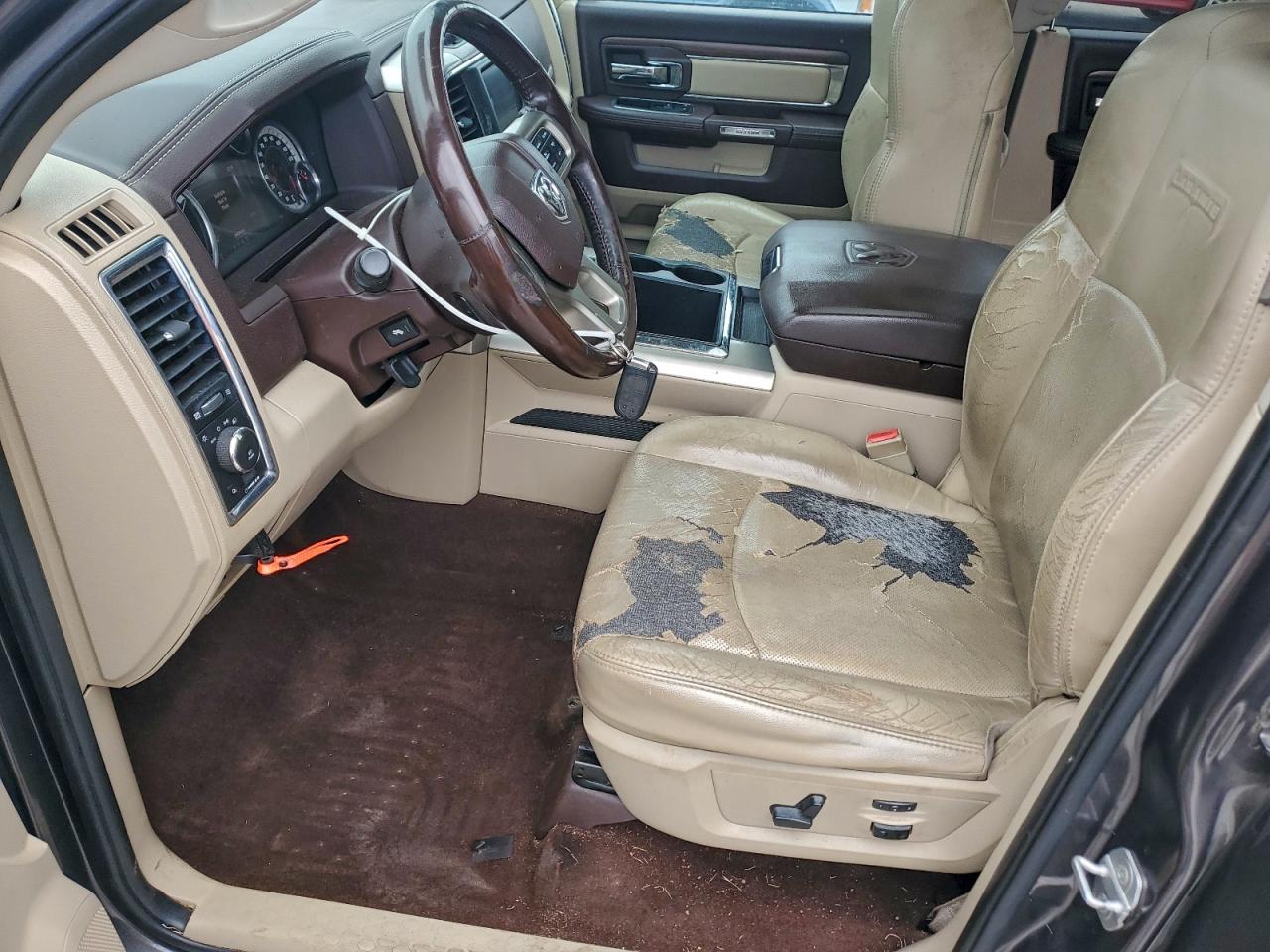 2015 RAM 1500 LARAMIE photo 7