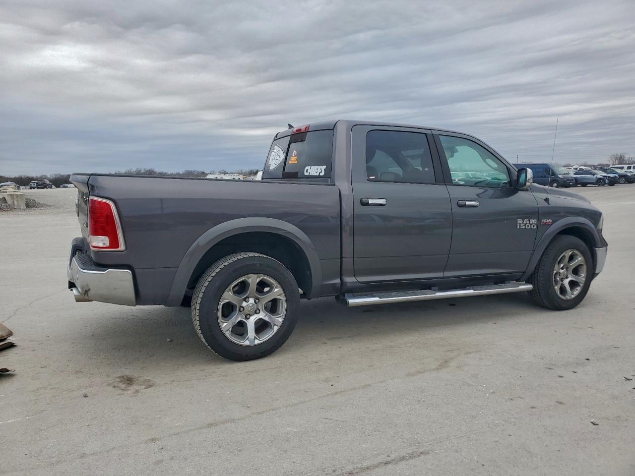 2015 RAM 1500 LARAMIE photo 3