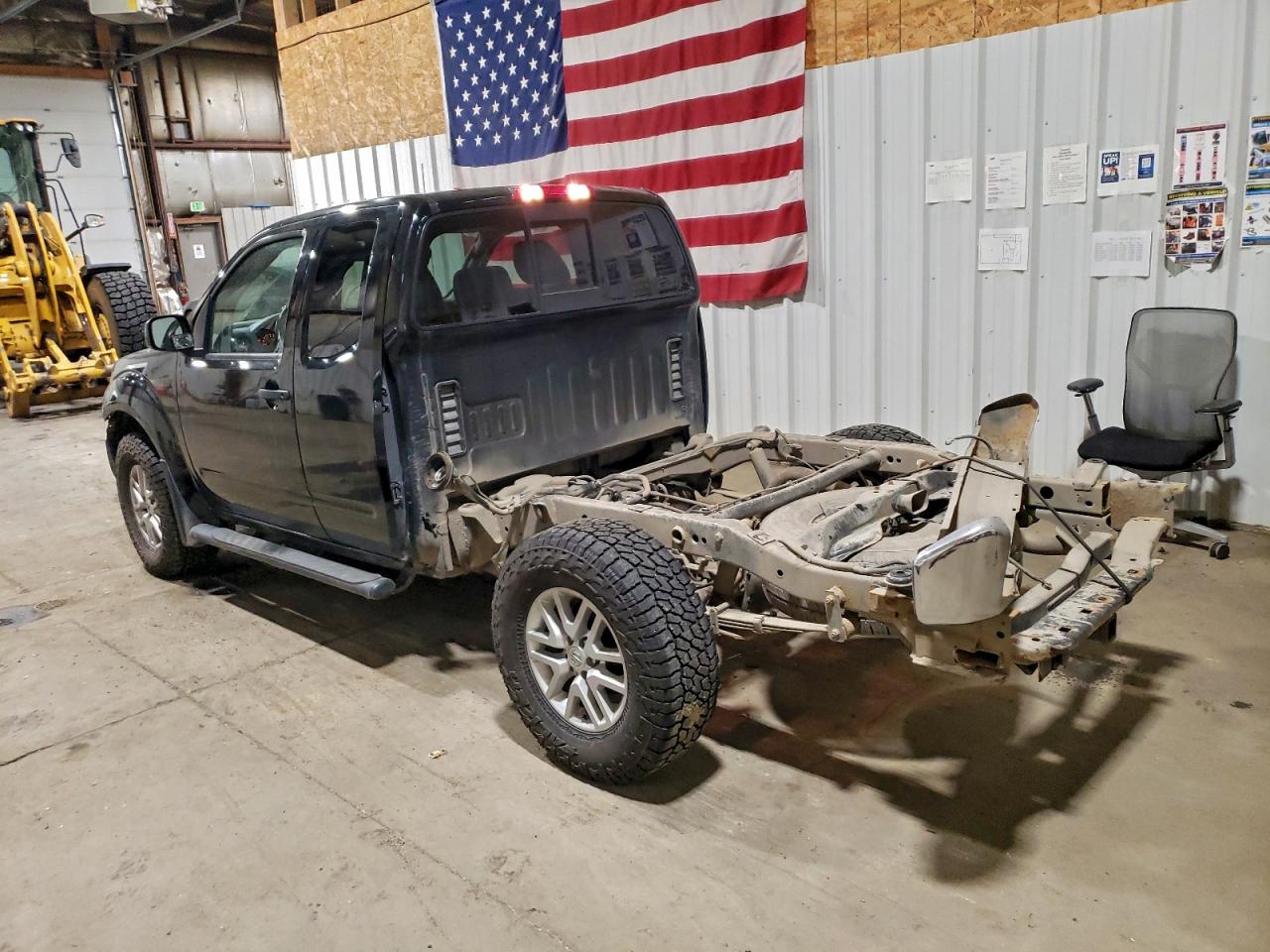 2018 NISSAN FRONTIER SV photo 2