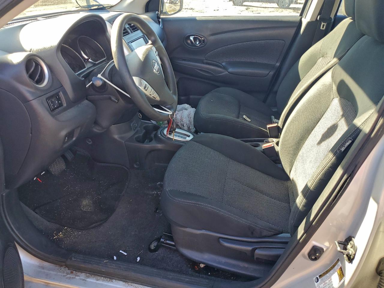 2019 NISSAN VERSA S photo 7