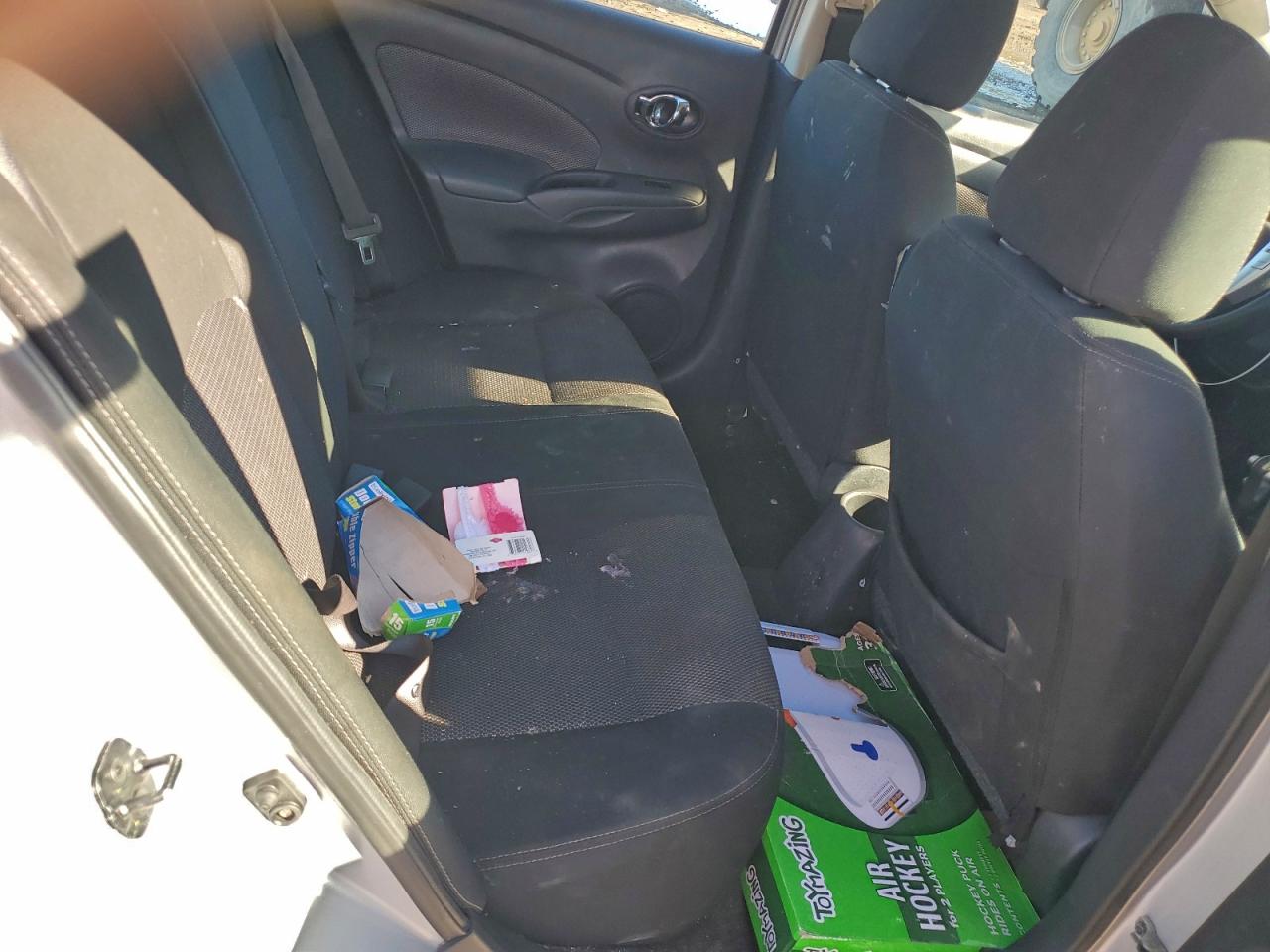 2019 NISSAN VERSA S photo 10