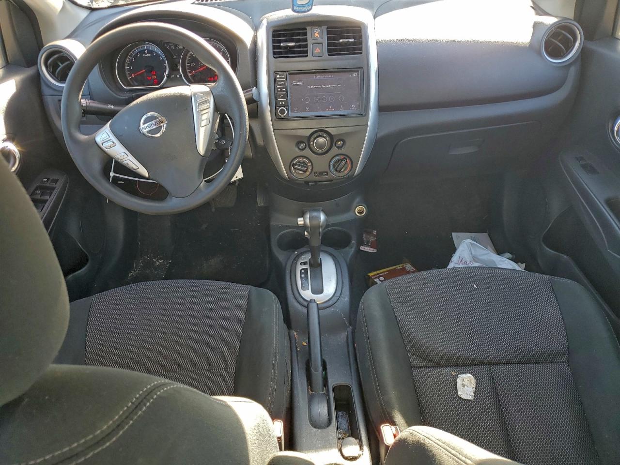 2019 NISSAN VERSA S photo 8